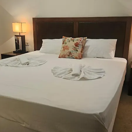 красавиците тъмнокоси Sunset Family Apartment Pomorie